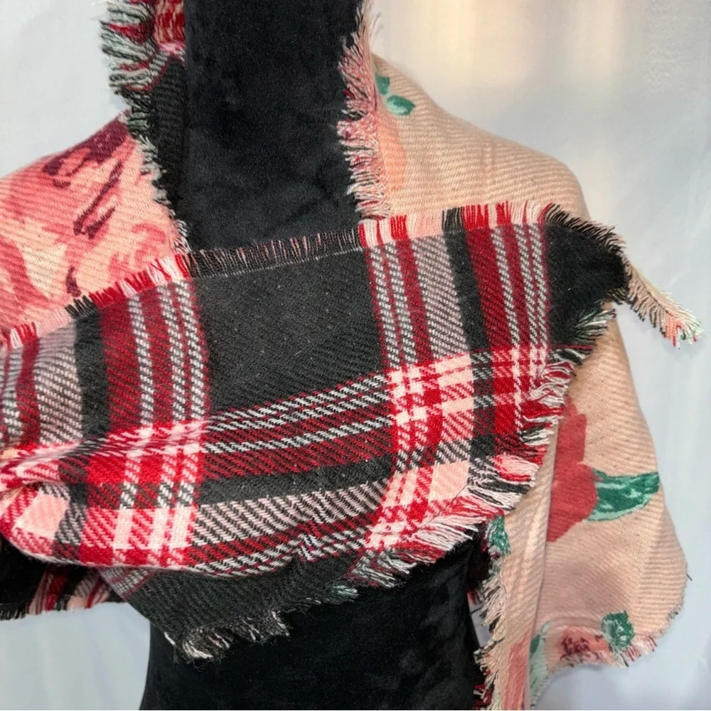 Candies reversible shawl